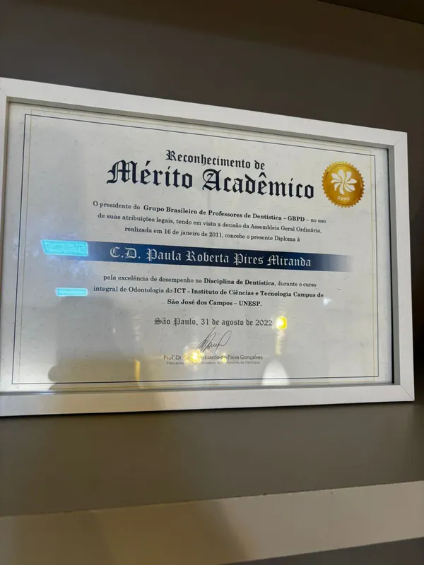 Certificado de Reconhecimento de Mérito Acadêmico em Dentística da Dra. Paula, GBPD 2022